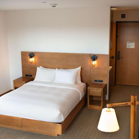 The Lismore Hotel Eau Claire - A Doubletree By Hilton Exterior photo